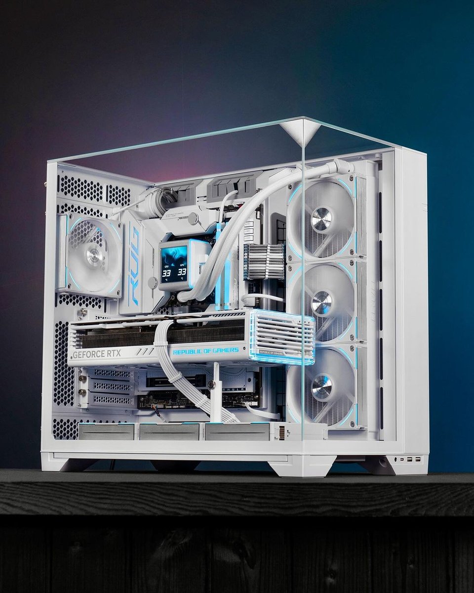 GlobalLianli's tweet photo. O11 Vision gives a perfect view of your entire build. Show off your components or your cable management skills. 

cr. @mr_matt_lee

#pc #pcgaming #gamingcommunity #pcgamer #gamingsetup #gamingpc #pcmasterrace #pcsetup #rgb #pcbuild #pcgram #pcbuilding #lianli #pcmr https://t.co/rAO3T65iZv