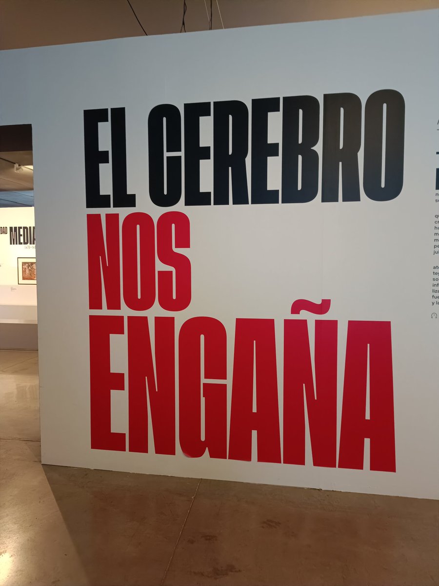 _yoitscarly_'s tweet photo. A lo largo de toda la exposición podíamos encontrar murales llamativos con frases que capataban nuestra atención y nos hacían reflexionar acerca de los diferentes conceptos que aprendimos. https://t.co/wzcLAnxkLE