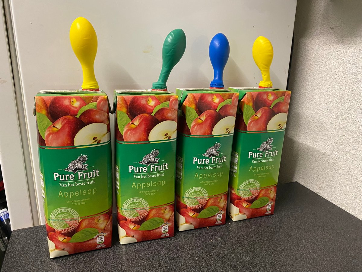 robert_verweij's tweet photo. Yes! M'n appelsap begint te fermenteren tot heerlijke cider!
Geleerd van Meneer Wateetons op de fermentatie cursus...
#TeesT #kennisdelen https://t.co/KQUu6MlRYI