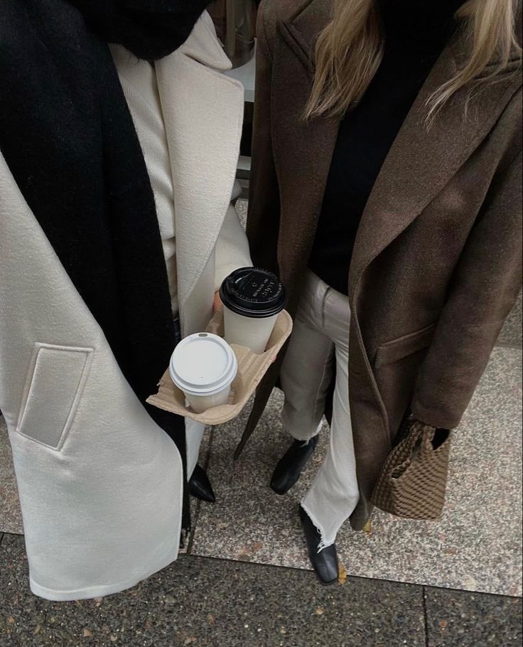 pradavante's tweet photo. big city life 🖤 https://t.co/8ivOXBNJKV