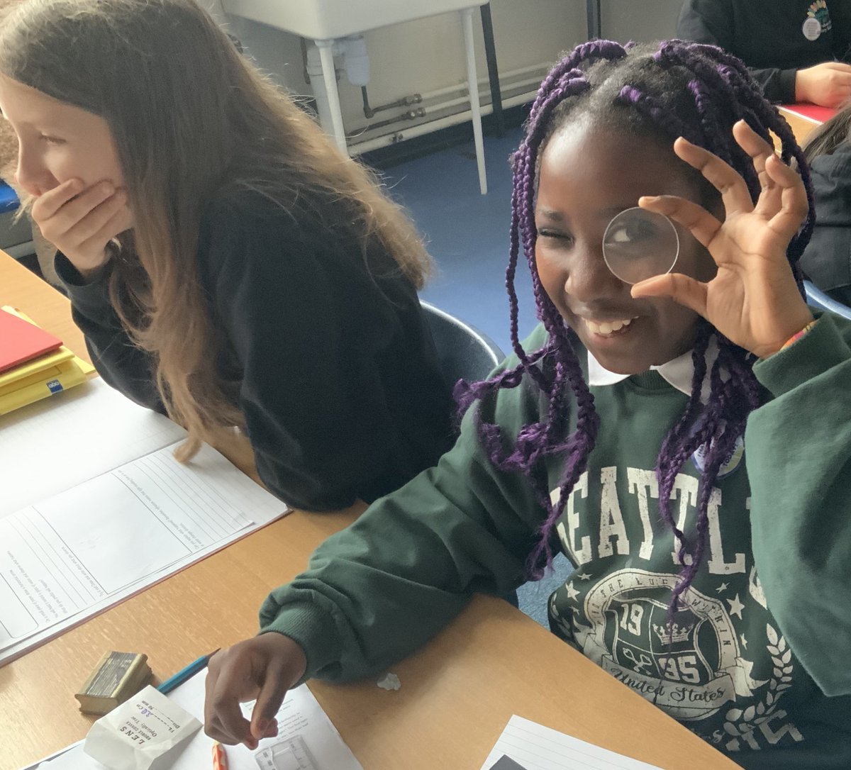 Y6RDPS's tweet photo. @y6rdps explored prisms and lenses during our science lessons on light. We investigated how light travels and can create colours https://t.co/hPGAC05ILb