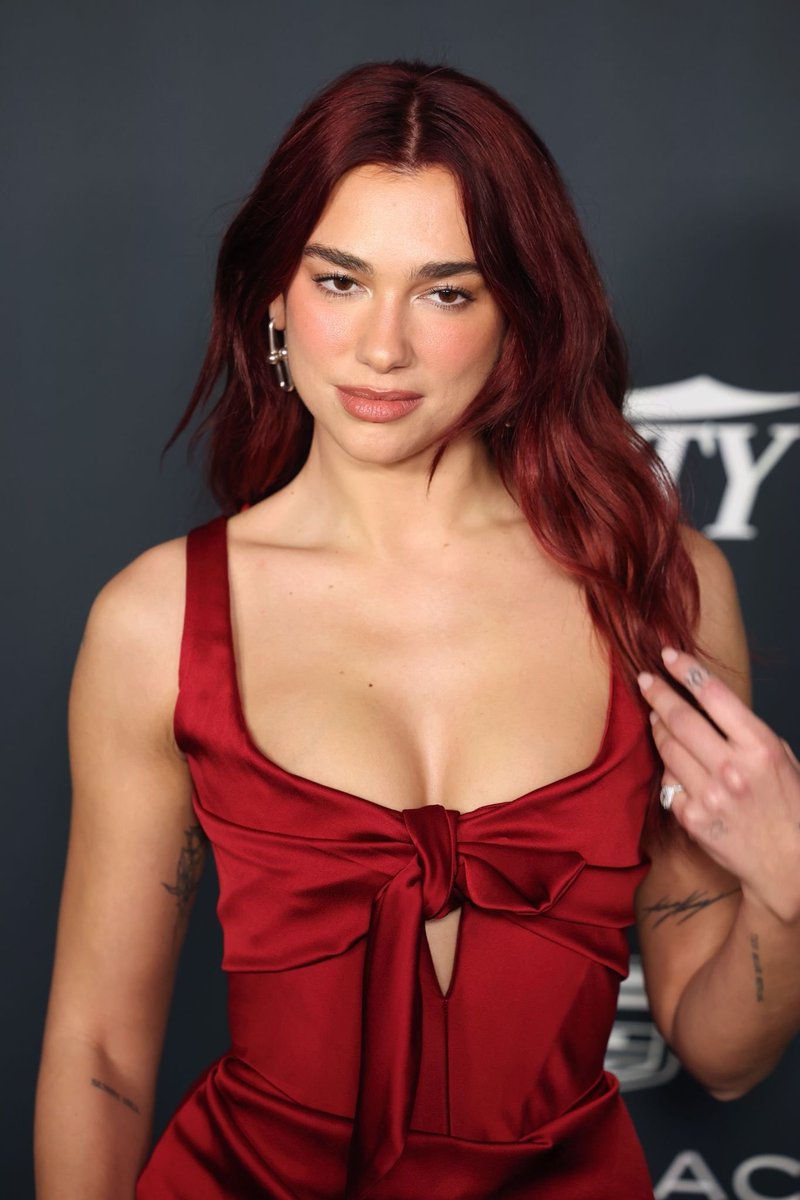 its now official that the color red belongs to her. dua lipa in red dress and red hair is a dish well cooked and better served. its now official that the color red belongs to her. dua lipa in red dress and red hair is a dish well cooked and better served.