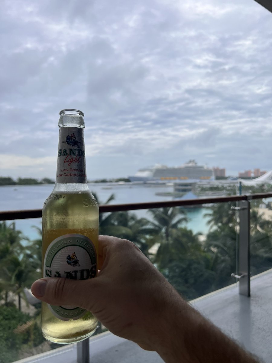 KSTATEMOB's tweet photo. @kstate_kj As my good friend @Drake would say βCanβt drink all day if you donβt start in the morning.β #RealSmooth #BahamaLivin @BahaMarHoops https://t.co/lEZRPJccFH