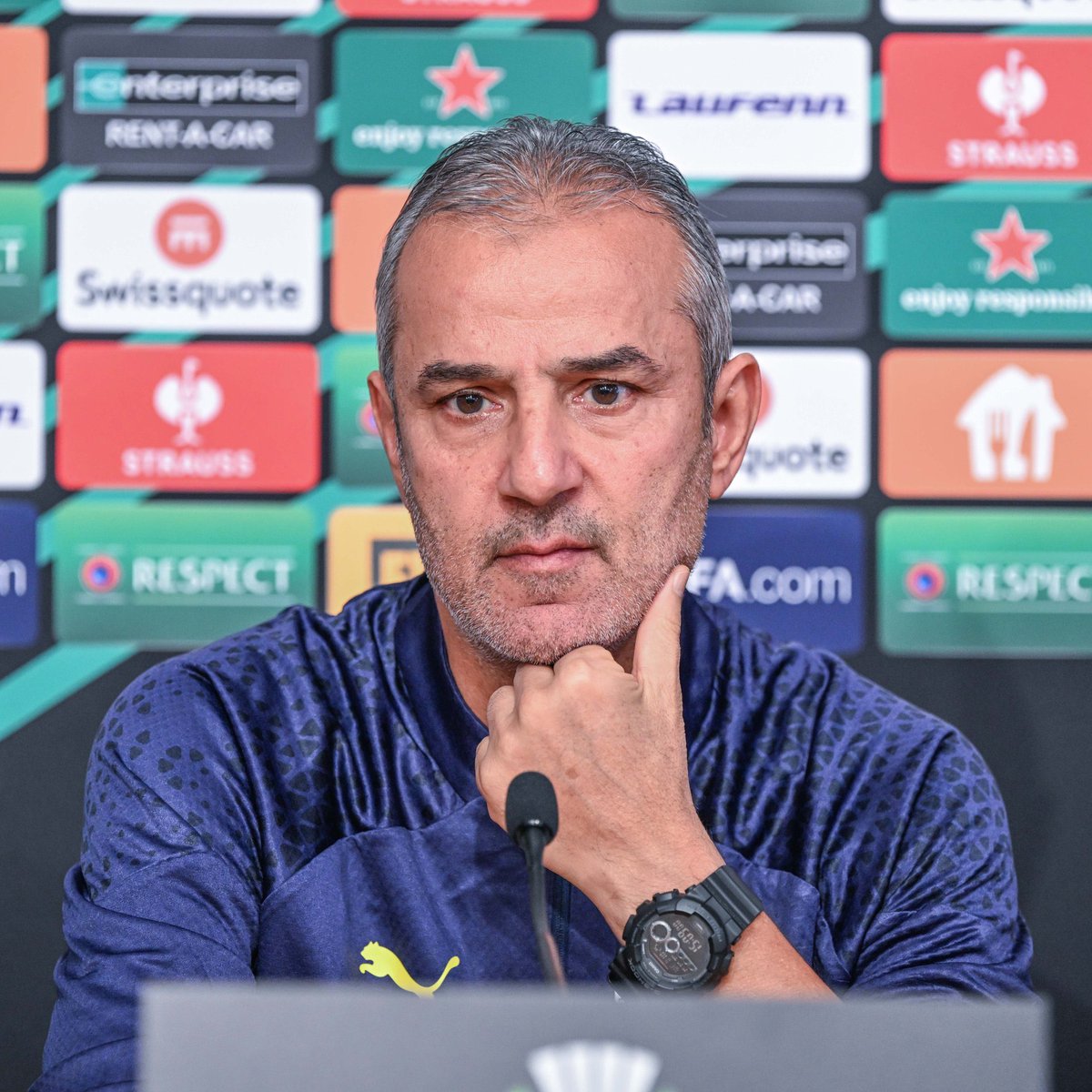 ali koçla murat ülkerle falan takılıyor, canı sıkılınca tadicle dzekoyu ortaköye götürüyor, ülkenin en büyük spor kulübünün futbol branşının başında ve iki kulvarda da lider..hacı, zeki, efendi ve çalışkan..olm bu adamla makara yapmaya çalışırken hiç mi utanmıyosunuz