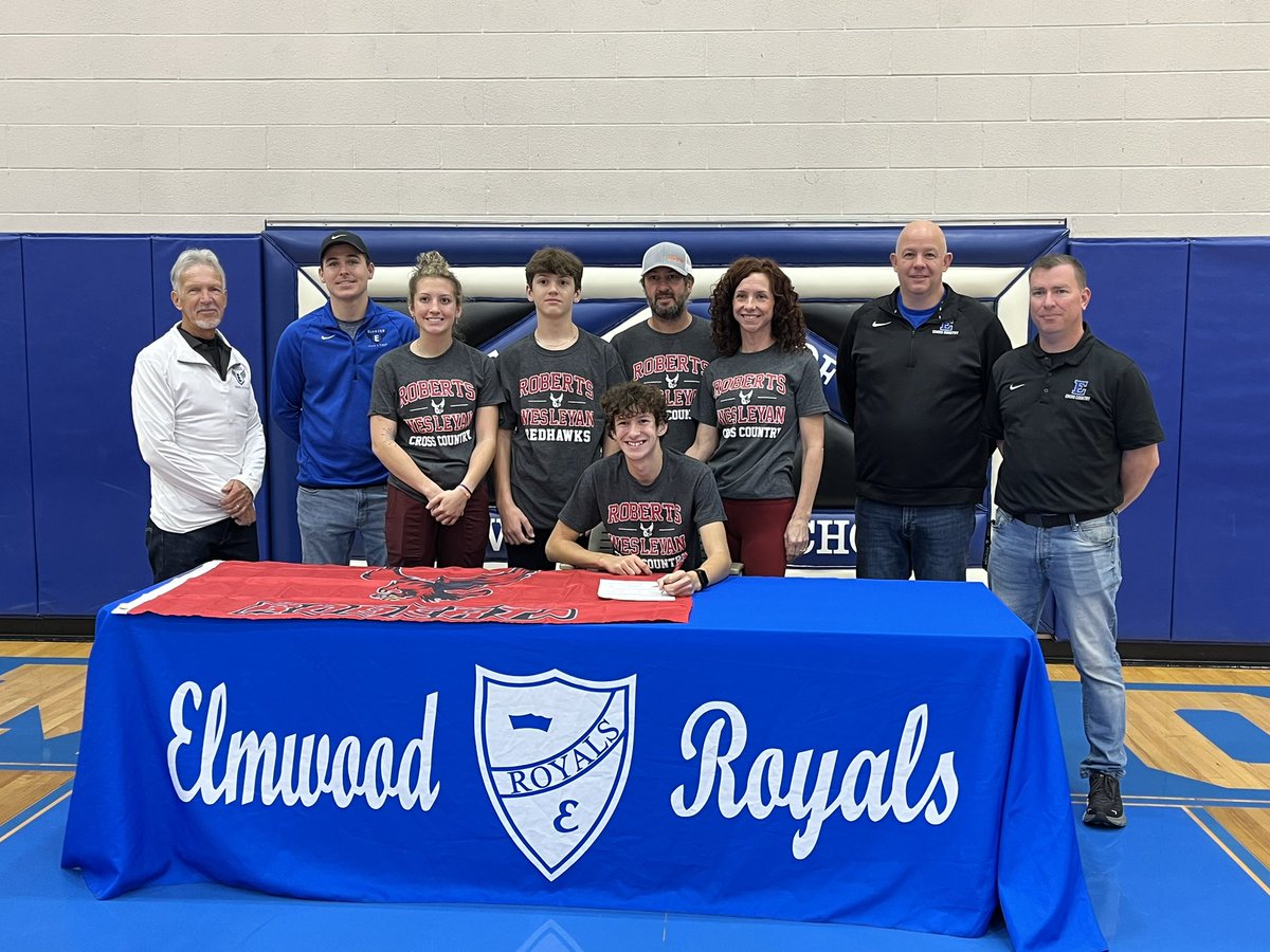 ElmwoodRoyals's tweet photo. Congratulations Jakob Zibbel on signing to run Cross Country &amp; Track and continuing your education at Roberts Wesleyan University! #goroyals #WeAreElmwood #ElmwoodTough @ehsroyaltrack @redhawks_XC_TF https://t.co/hnO1nfc7aP