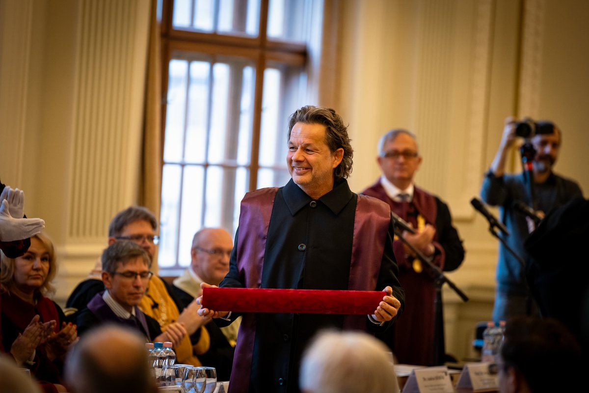 Proud moment for our group! Prof. Dr. Frank Keppler received an honorary doctorate by the University of Szeged, Hungary, for outstanding scientific contributions and long lasting collaboration with the Institute of Surgical Research at Szeged University. #ScientificExcellence