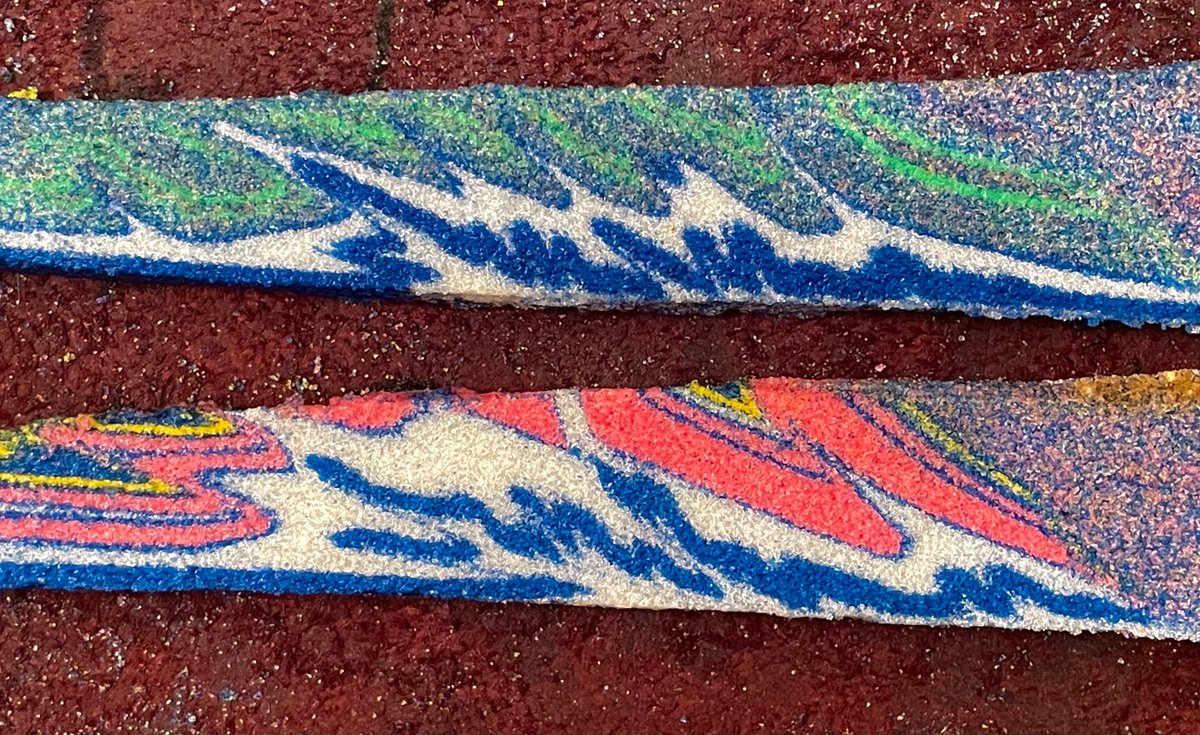 A couple more sandbox model fold-thrust sections with short wavelength deep duplexing (blue layer) beneath a detachment horizon (white). Perhaps some resemblance to Pennsylvania Valley and Ridge structural style? About 50% bulk shortening in these models.