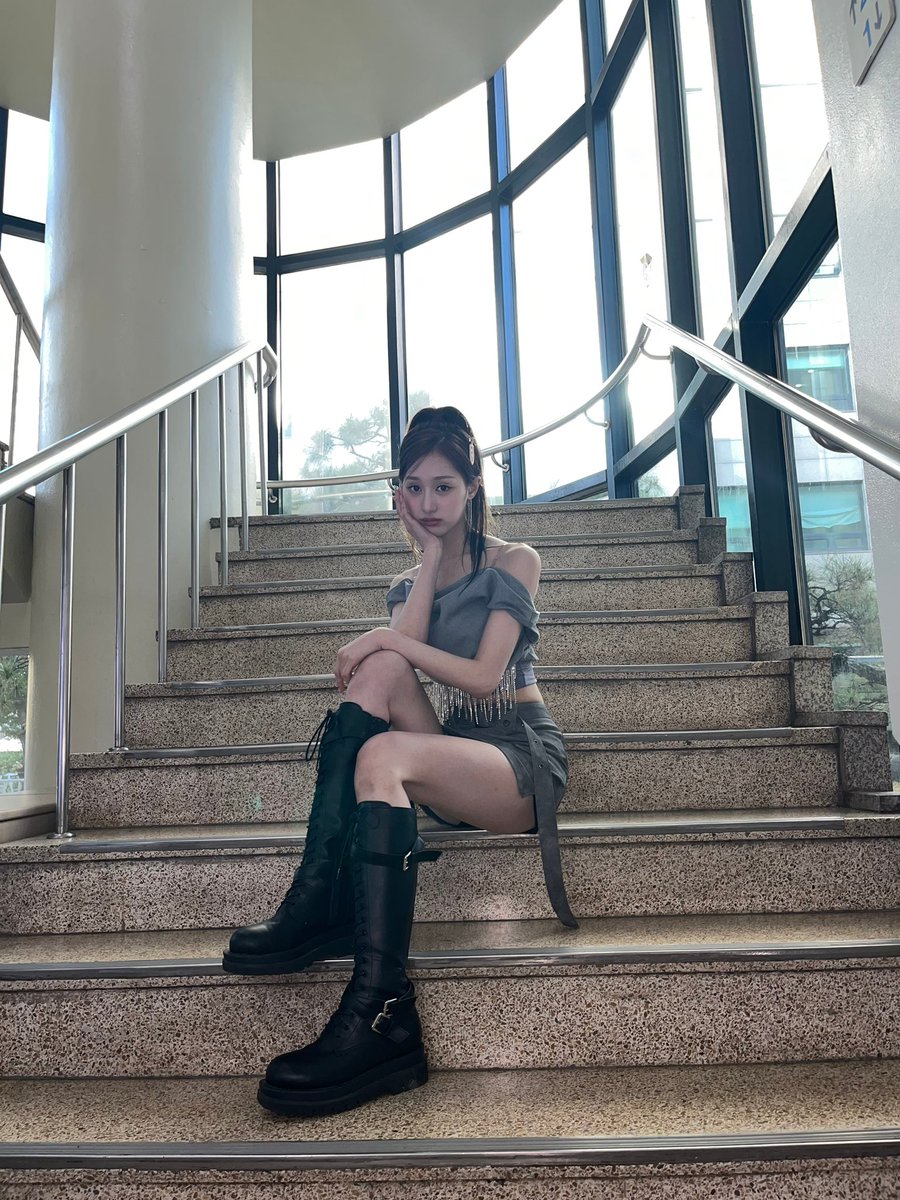 eite_official's tweet photo. 뮤직 뱅크🩶🤍🖤

오늘 하루도 수고했어요 🙌

#eite #에이트 #CHAEHYUN #채현
#eite_INDEPENDENTWOMAN
#INDEPENDENTWOMAN https://t.co/0E50KuuUSF