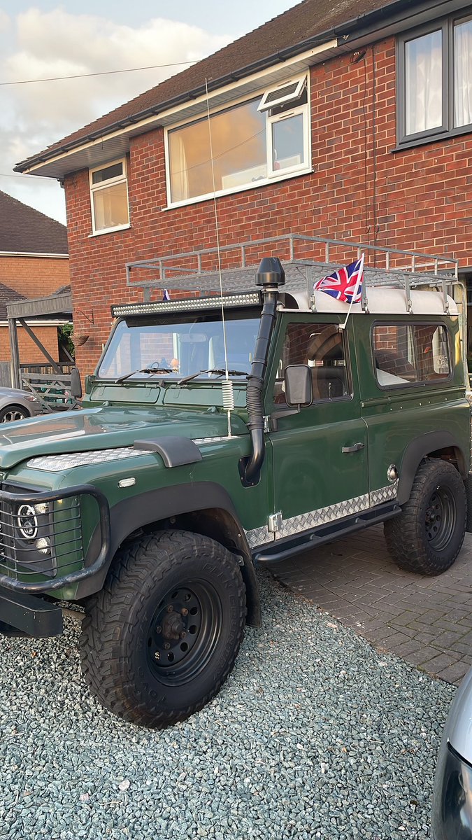 therubbishwife's tweet photo. @castrolhp_lubes Love our green #landrover https://t.co/q2rMMwuUkL