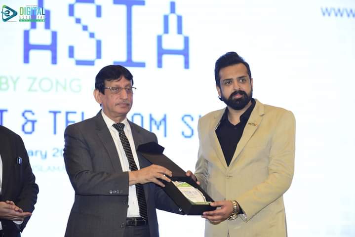 Nimra99074965's tweet photo. Syed Arsalan Ali Shah's vision for Connected Pakistan extends beyond business; it's a vision for a tech-transformed nation. #SyedArsalanAliShah
@GovtofPakistan @MoitOfficial @_mehar_ms https://t.co/TANlJXmT4t