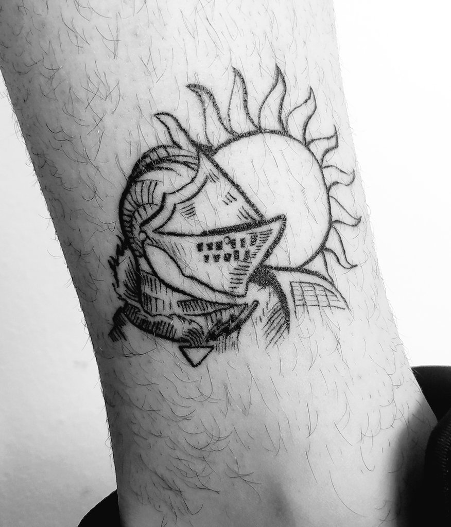 tessecart's tweet photo. Estoy empezando con el tatuaje, aquí va uno de mis primeros trabajos!!! https://t.co/oKYoN0SXL1