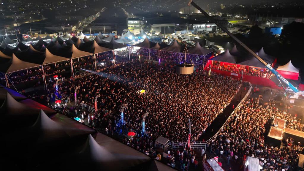 MaiaraeMaraisa's tweet image. Um mar de emoções em Pouso Alegre/MG! Ontem foi memorável, foi lindo! Gratidão por esses momentos que ficarão marcados em nossos corações ❤️