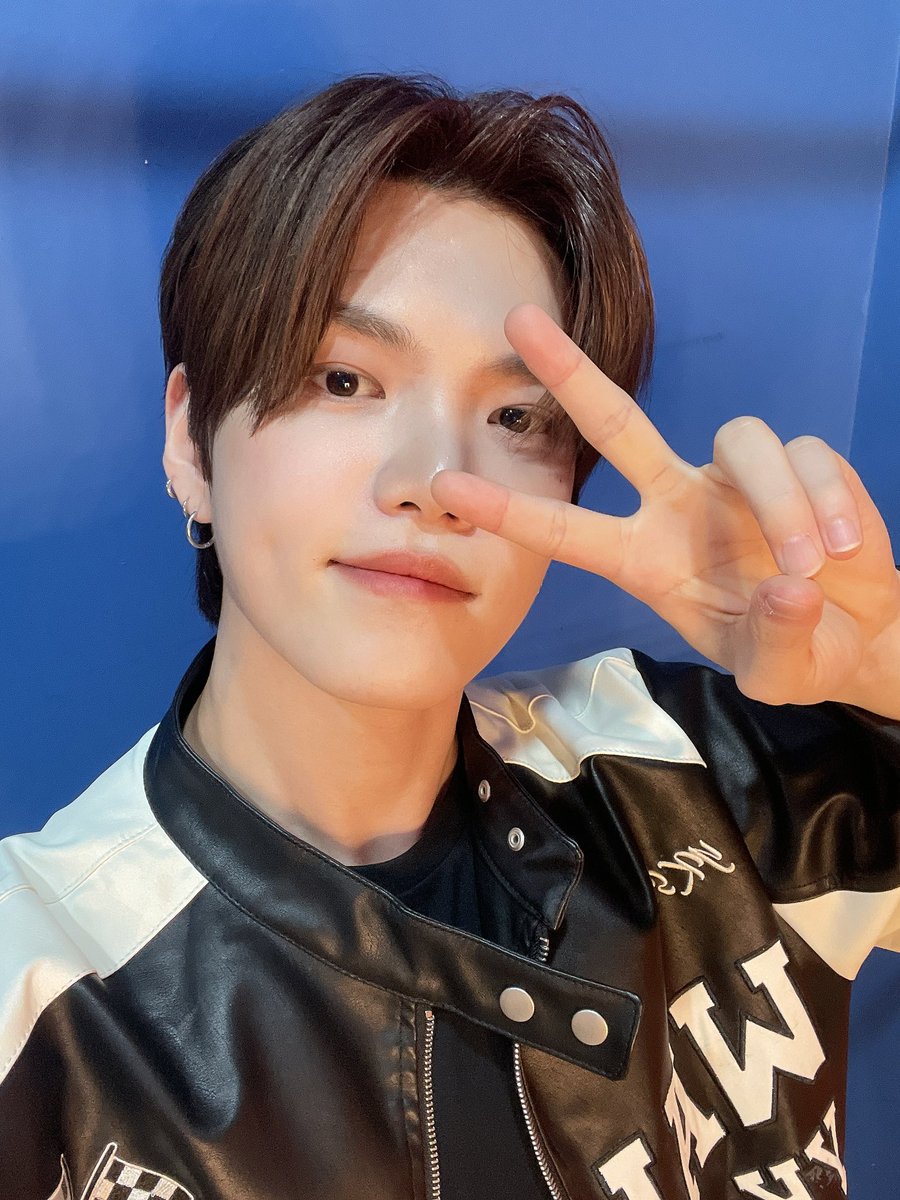 by_verivery's tweet photo. [#계현]

베러들 이제 날씨가 추우니 
따뜻하게 입고 다녀라아🥶☺️

#GYEHYEON 
#VERIVERY https://t.co/u7rgkkqphI