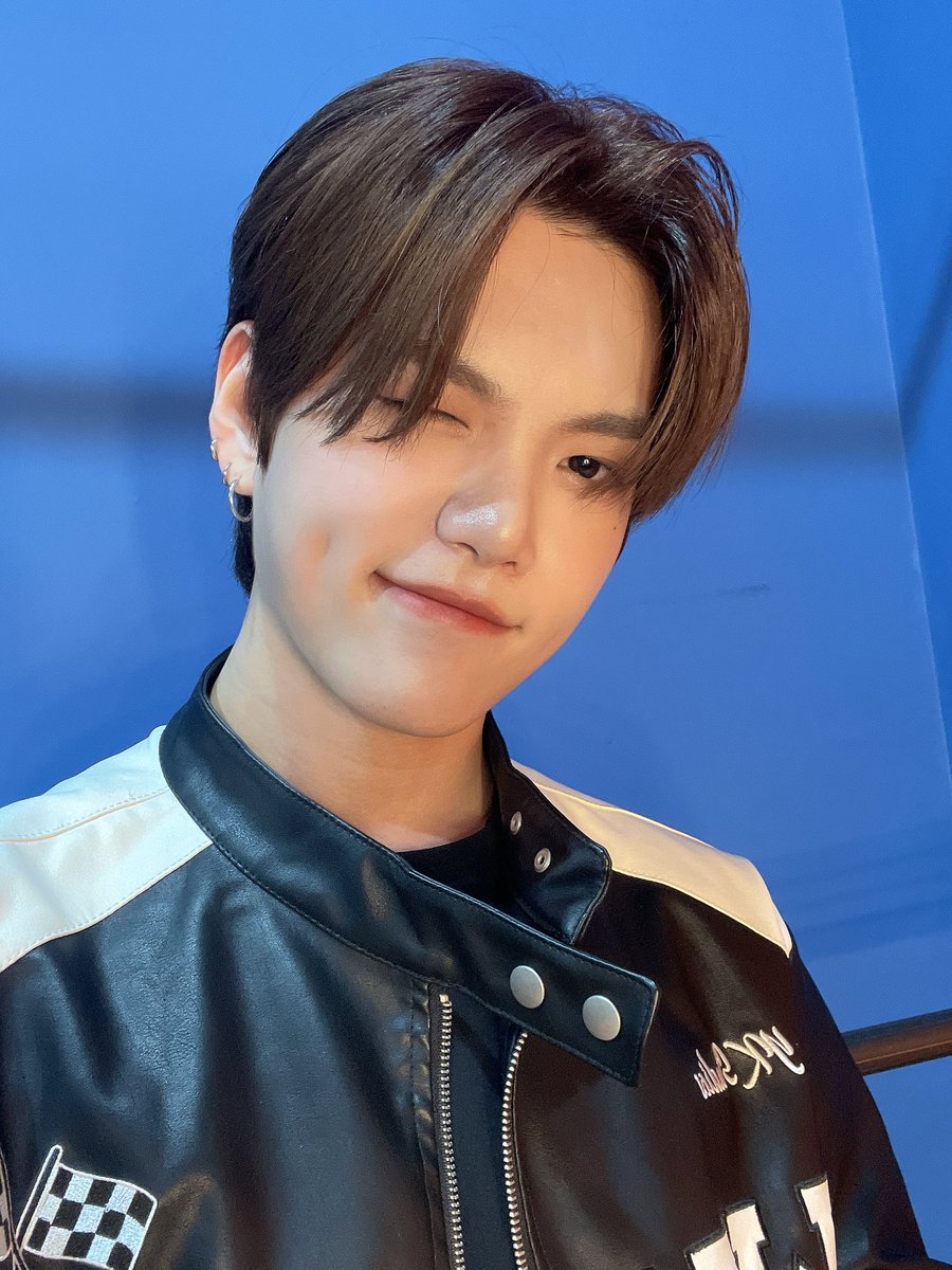 by_verivery's tweet photo. [#계현]

베러들 이제 날씨가 추우니 
따뜻하게 입고 다녀라아🥶☺️

#GYEHYEON 
#VERIVERY https://t.co/u7rgkkqphI