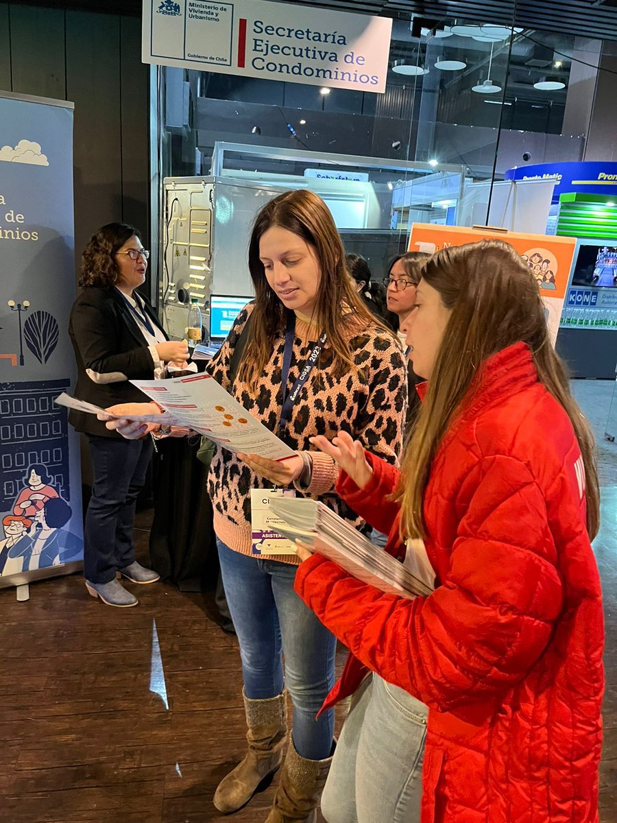 LC_Seguridad's tweet photo. 1/2🧵Estuvimos presentes en el evento #CIGSA de administradores de edificios y condominios💪. Con nuestro equipo de Gestión Territorial, compartimos info sobre el programa Edificio Seguro y fortalecimos la colaboración para un entorno más seguro. 🏠🔒
@DaniealPenaloza https://t.co/MHgBcrYzbf