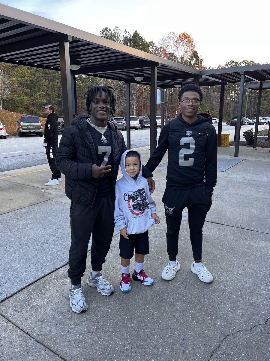 BethRobinson30's tweet photo. Thank you @EPHSRecruiting this made Eman’s morning #RaiderNation  #oncearaideralwaysaraider https://t.co/gYw11uOExN