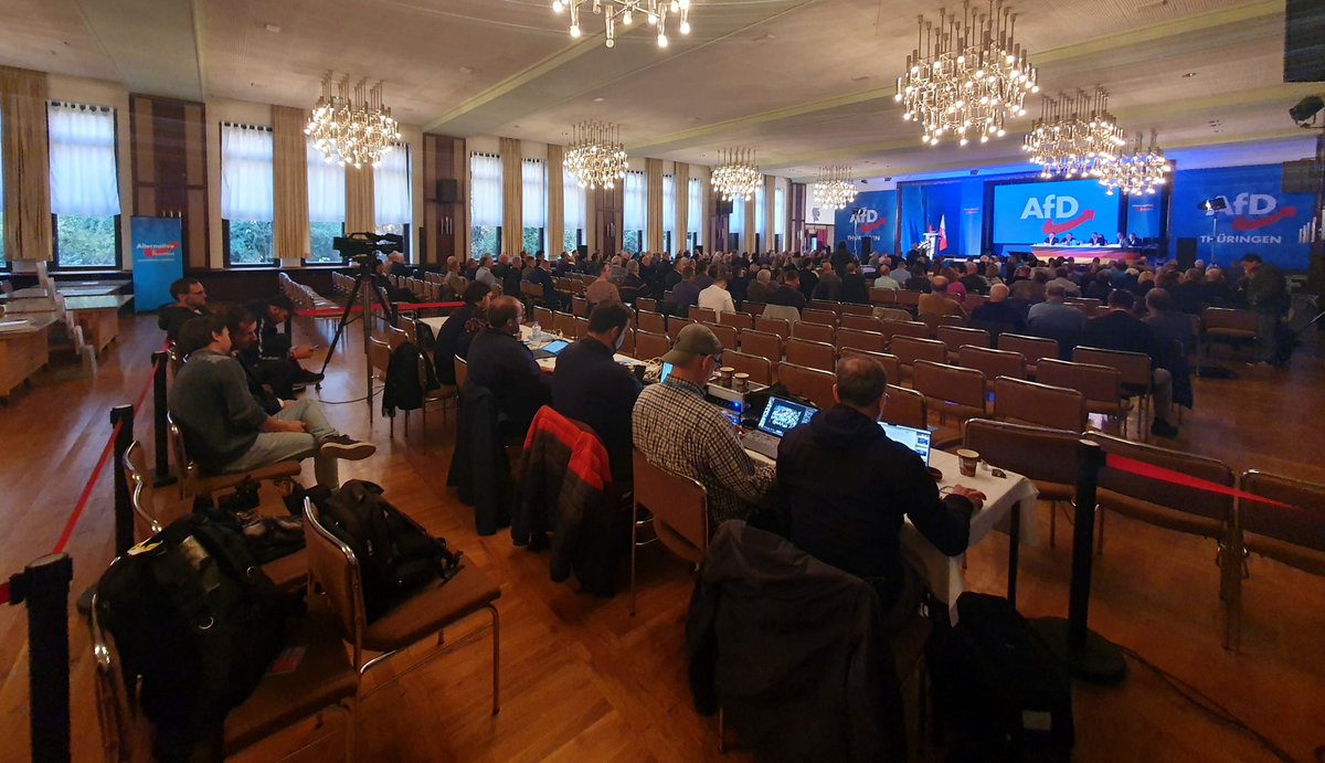 Journalidealist's tweet photo. #FreieBerichterstattung sieht anders aus. Eingeschränkter Pressebereich beim #AfDLandesparteitag https://t.co/UOdpGq7pJG