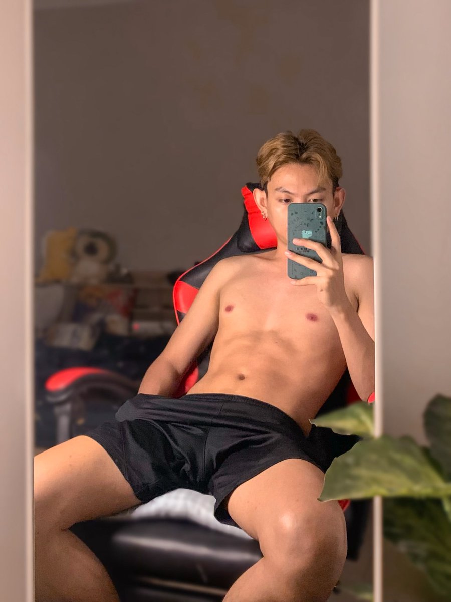 Sc_Scott33's tweet photo. ลมหนาวพัดมาเย็นจ้อยๆ หรรมแฮงน้อย หดจ้อยบ่เหลือหยัง😂 https://t.co/gAcb3DaTUd