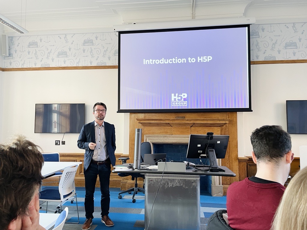 LivUniCIE's tweet photo. Many thanks to Trond Skeie for sharing your tips on how to make interactive content using H5P, and demonstrating the live engagement tools. https://t.co/RSOlGhtFgq