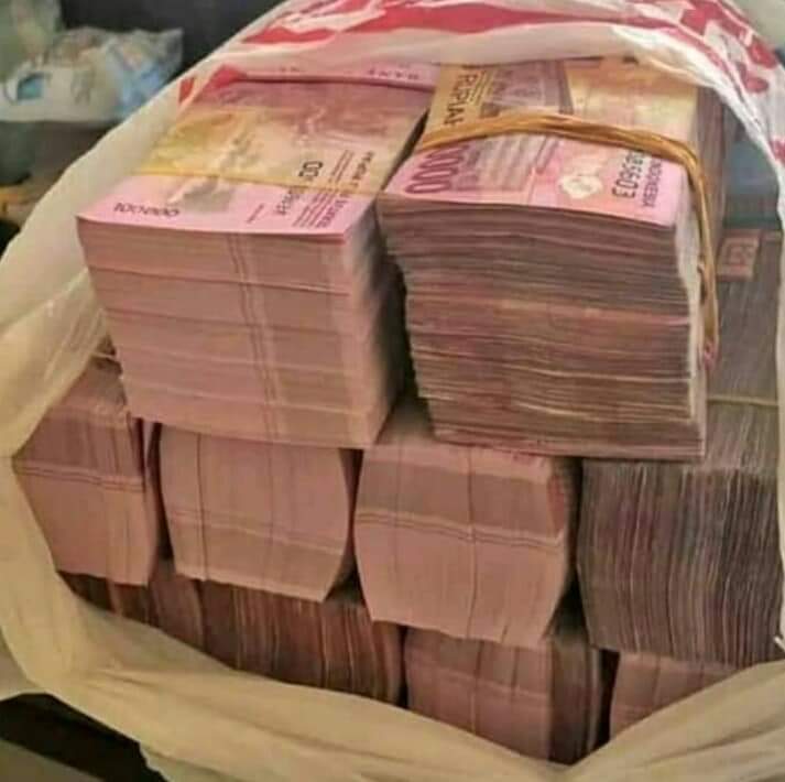 KyaiRahim's tweet photo. Anda punya masalah pribadi
➡️Asmara
➡️Keuangan
➡️Politik
➡️Penglaris usaha
➡️Karier
➡️Angka Goib
➡️Transfer janin dll
#cepatkaya #kayamendadak #BisanyaNgutangAjaKokBangga #MalamMinggu #mandirierror #santet #pelet #transferjanin #caracepathamil #solusihamil https://t.co/rMmnAoIjDe