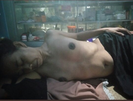 dimas1234568's tweet photo. kebiasaan bu hajjah klo di warung ya bugil gini...ayoo ngopi ngopi nenen https://t.co/1yklRTr492
