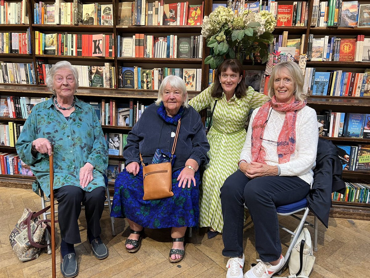 I, too, am loving the latest book 📕 So good to be at the recent launch <a href="/Dauntbooks/">Daunt Books</a> <a href="/YsendaMG/">Ysenda MaxtoneGraham</a>