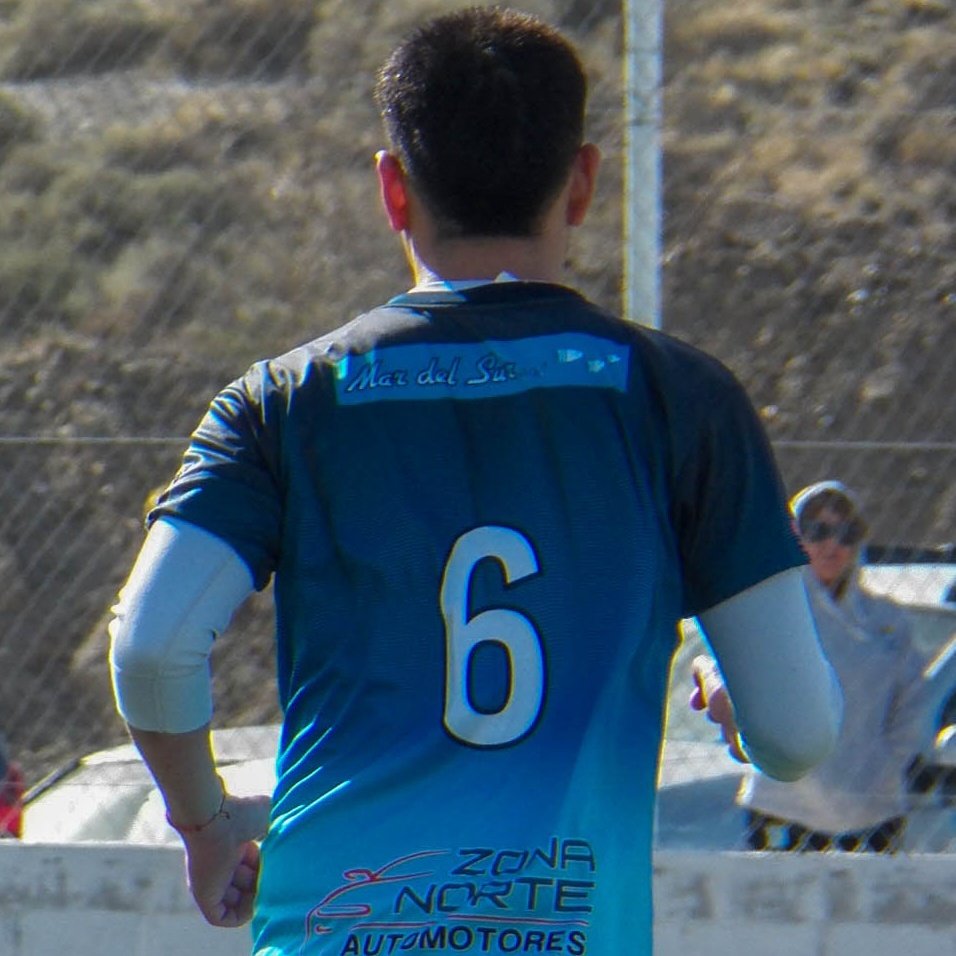 AngelQuiroga014's tweet photo. #NuevaFotoDePerfil ⚽️💙🤍 https://t.co/c3pl0HeDRJ