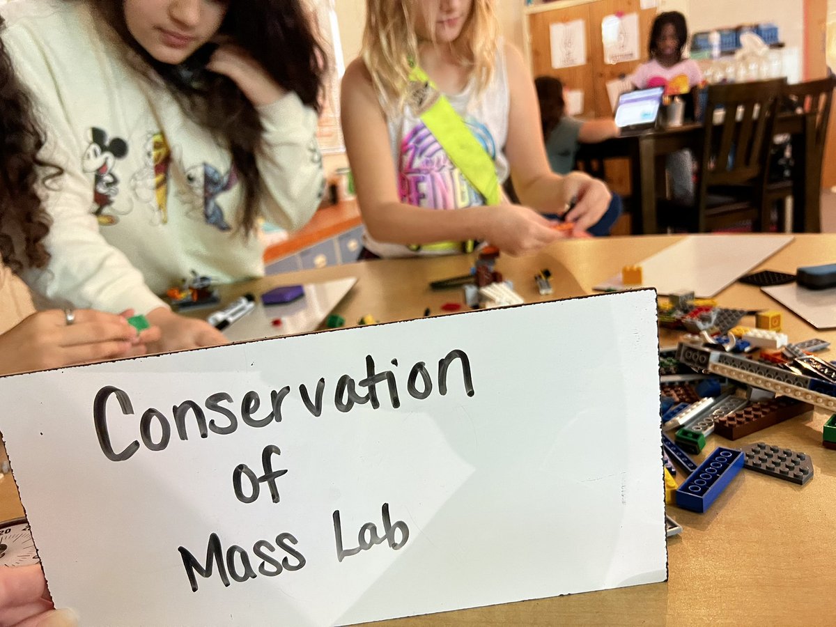 MillsLoree's tweet image. Conservation of Mass.  Sounds boring…but not with LEGOS!!! 100% engagement @TimbercrestElem   #vcsscientists #vcsscience