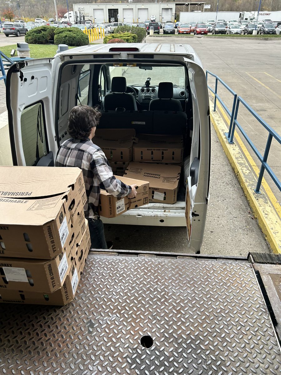 raynertrish's tweet photo. Special thank you to Debbie Langguth at @Castellini_Co for donating 50 turkeys to the @FreestoreFB! Thankful for your friendship and our organizations partnership! https://t.co/CAnFbwOr6P