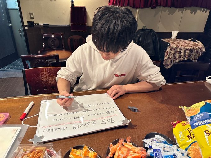 ぽんたまんの1日バーテン無事終了🎉 めっちゃ楽しかった！ 新たな企画案が出たり、濃いキャラのお客様にも出会えたり、濃厚な時間でした！ またバーテン企画やろうかな🤔 https://t.co/KiekG