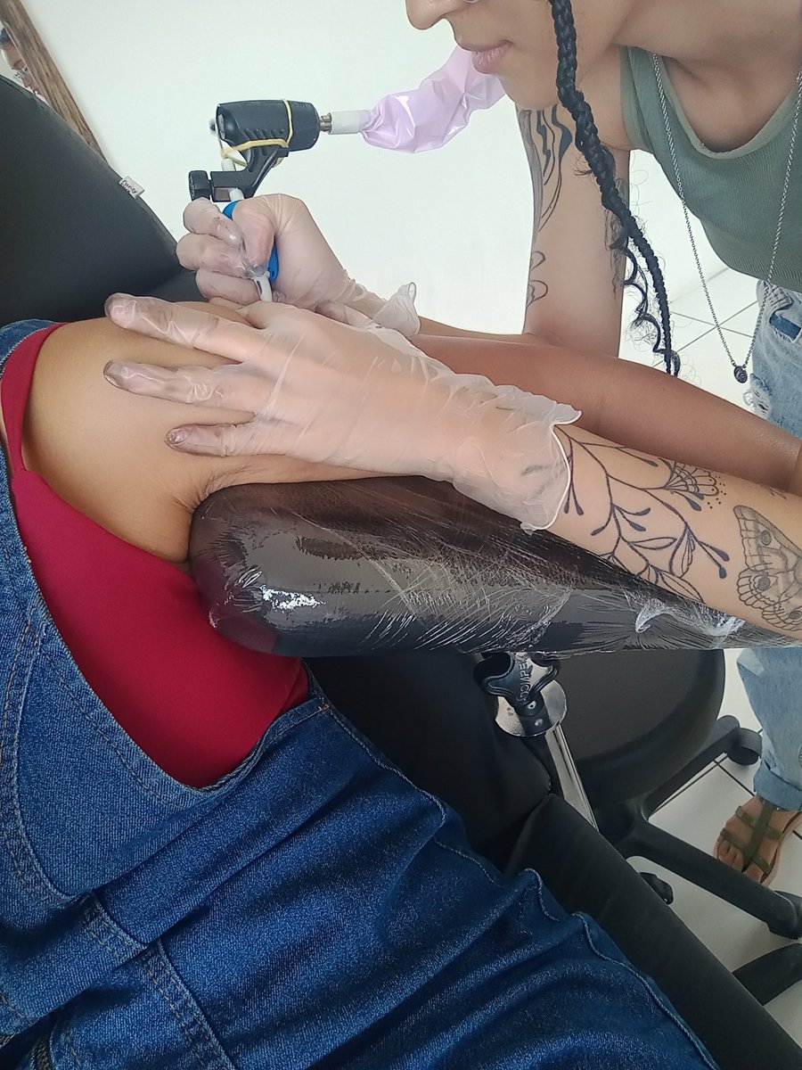 debyradassi's tweet photo. Tatuagem é libertação! https://t.co/3xiIi97mk6