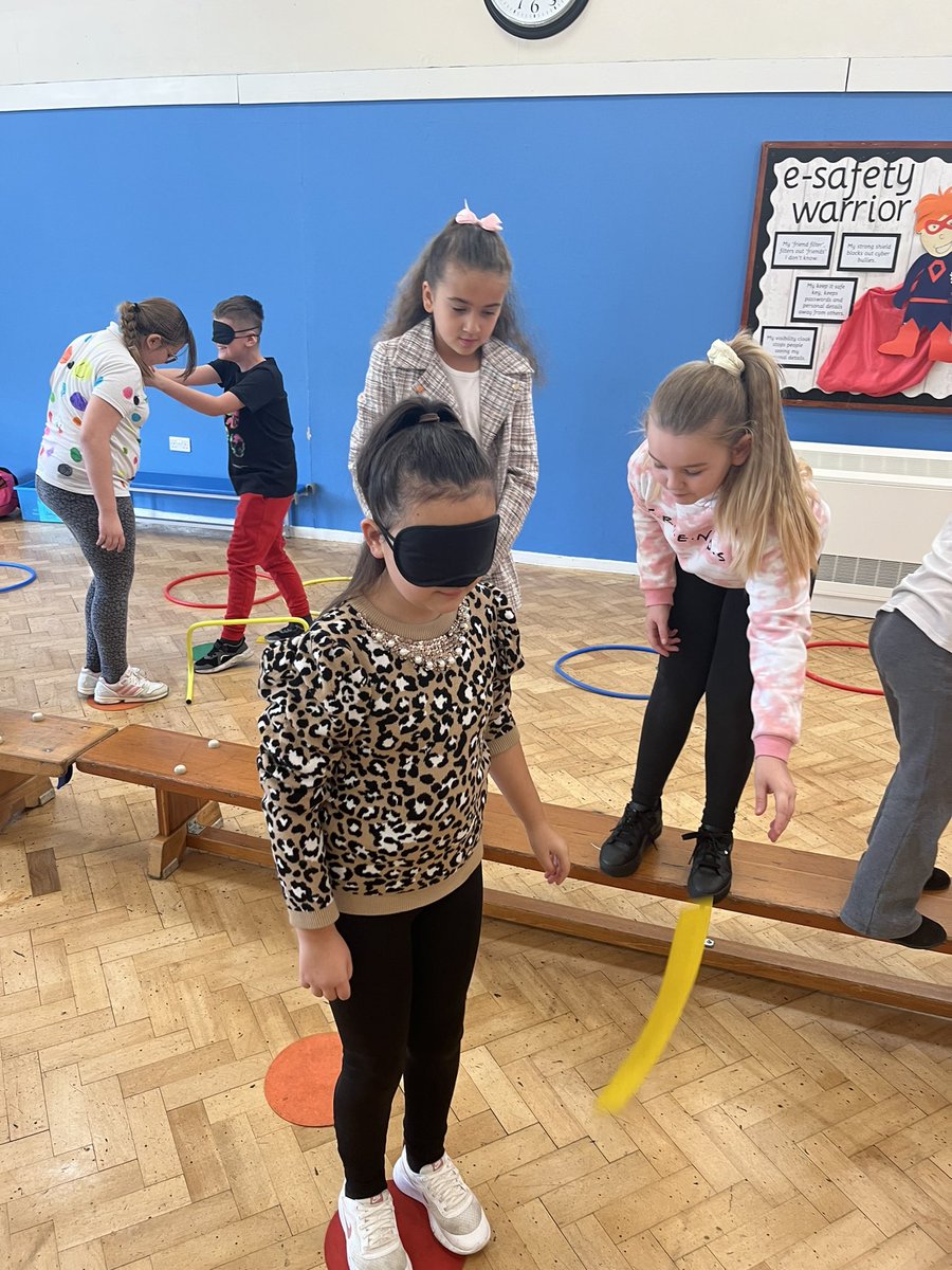MPSECOMMUNITY's tweet photo. This mornings fun! @FieldheadPA 

We worked on team building this morning through various games/challenges. 

Key skills - Communication, listening &amp; trust. 

Great work from all our groups this morning 👍🏼✅ https://t.co/vGOXEkzfA5