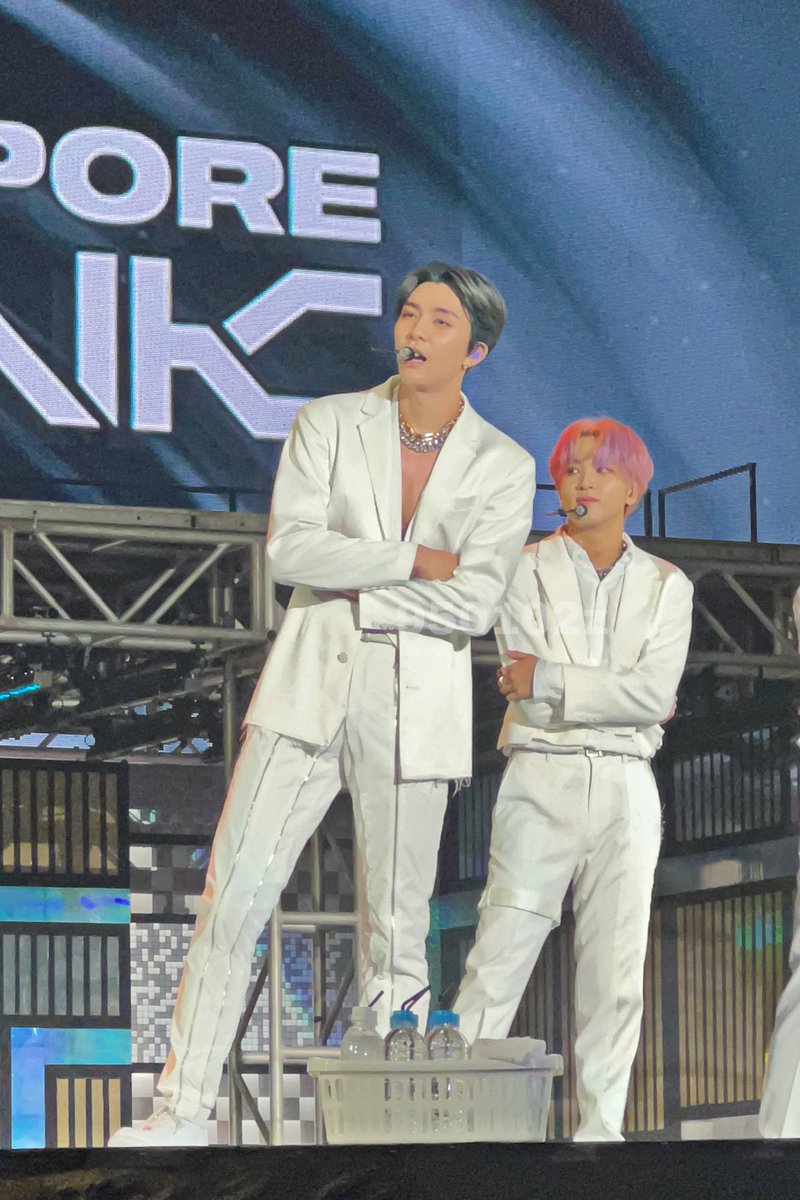 hooneychicken's tweet photo. johnny &amp; haechan in the origin, the link and the unity 😂 https://t.co/cGLOO8ylFM