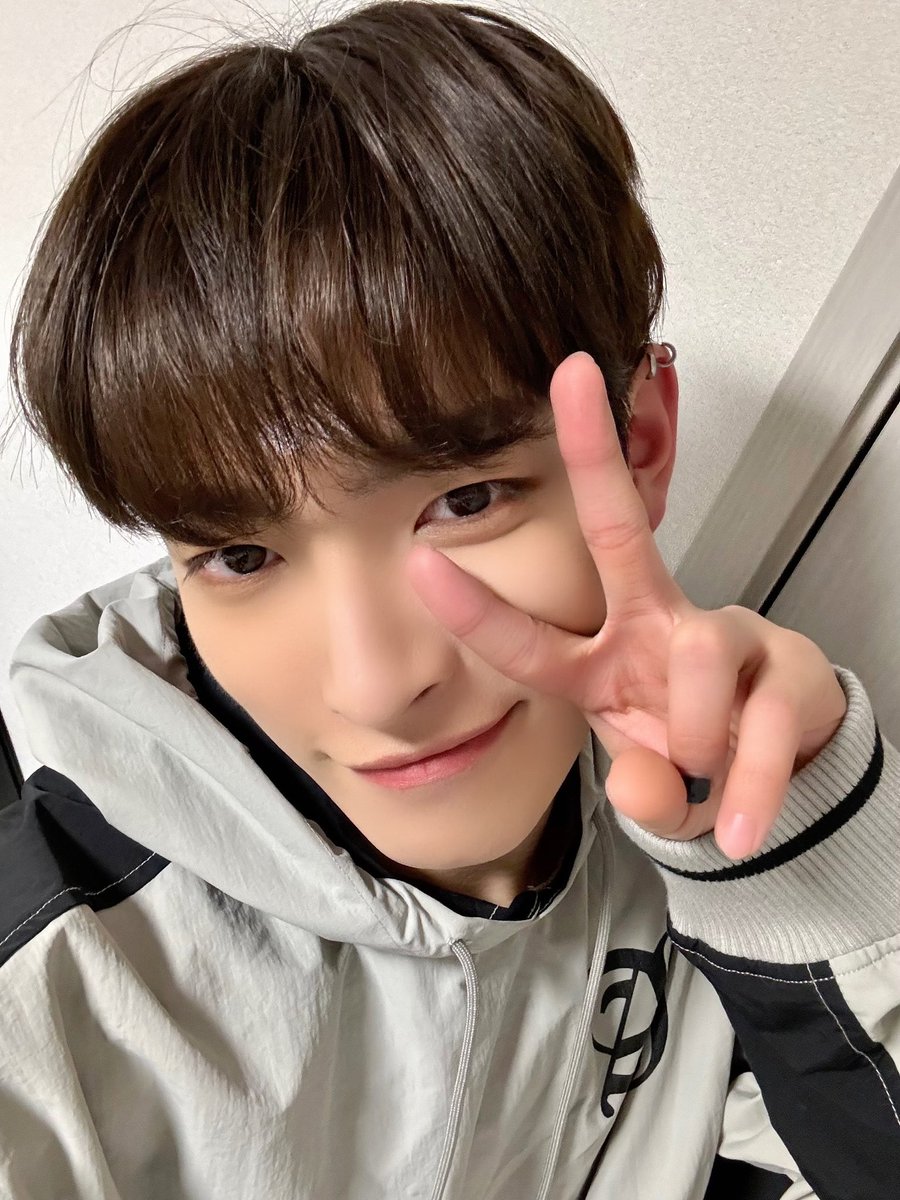 [#홍중] 에이티니 5살 많이많이 축하해❤🥳 
#ATEEZ #에이티즈