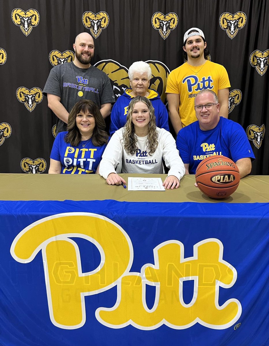 HighlandsSD's tweet photo. CONGRATULATIONS to senior Katelyn Myers for her commitment to continue her academic and basketball career at Pitt Johnstown! @HighlandsGolden celebrated Katelynβs signing with her family and friends on Nov. 14. Good luck, Katelyn! ππ
#committed #UPJbasketball #RamPride https://t.co/KsXYLPW8LI