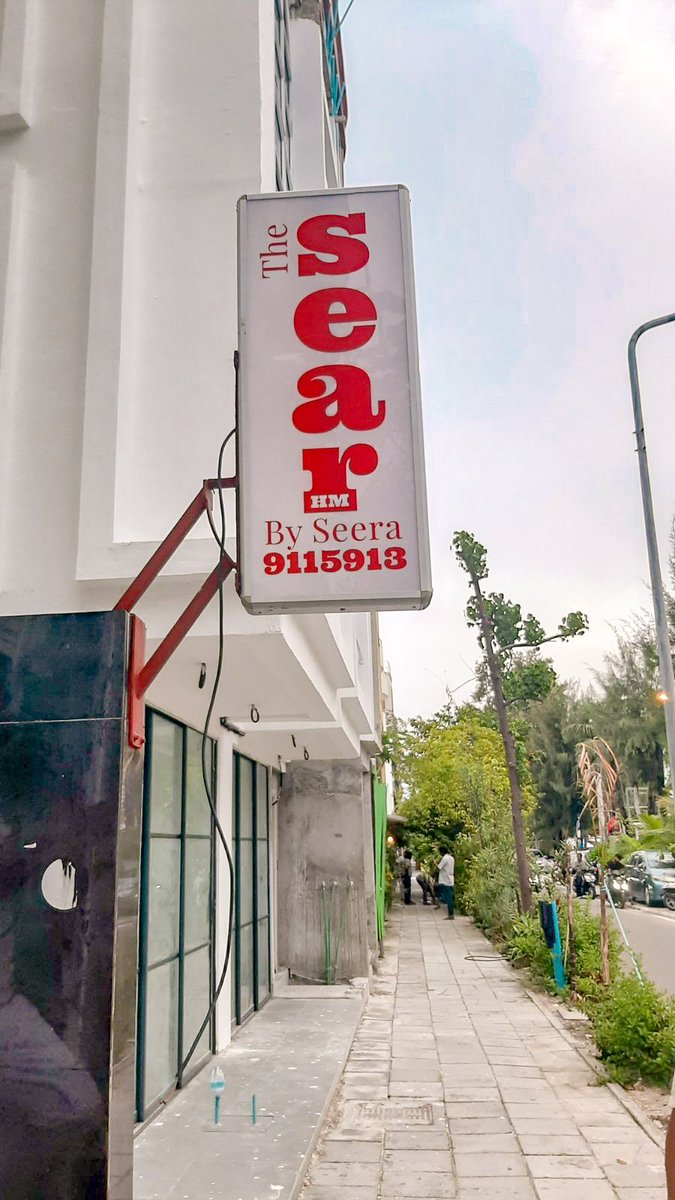 Seerafriedchckn's tweet photo. Good news! We have opened an outlet in Hulhumalé! Call 9115913 for orders
Or find us at LOT 10103 Dhiggaa Magu (a bit further down from Beach Club) https://t.co/PGmSoIAlvd