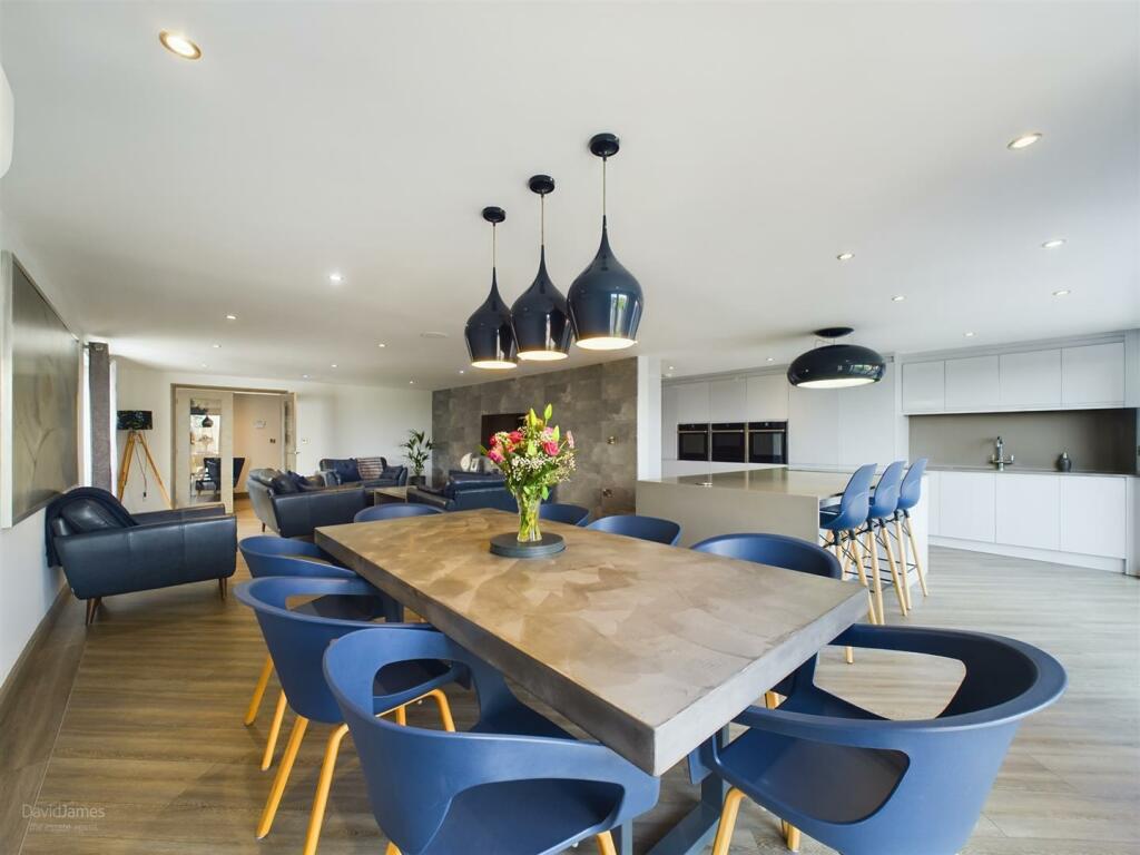 Am2Architects's tweet photo. Excited to be part of designing a multi-generational home in Nottingham! Site constraints inspired a bespoke design perfectly fitted to its surroundings. Currently it is listed in @Rightmove! DM for details

#architect #multigenerationalliving #home #house #forsale #residential https://t.co/h8saHZa05T