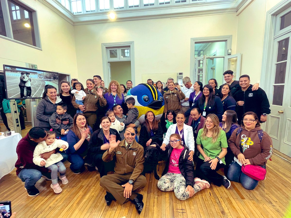 carabhospital's tweet photo. Director Ejecutivo de #Santiago2023 Harold Mayne Nicholls visita el #CRICAR para conocer las atenciones y rehabilitaciones que se realizan a los hijos de Carabineros. Esta actividad contó con los directores de #salud y #Hoscar y la Pdta de la Corporación de Ayuda a la familia. https://t.co/HKZXDvzHwh