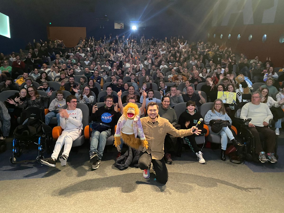 SND (@sndfilms) on Twitter photo Déjà plus de 10 000 spectateurs en une semaine de tournée ! Tout était complet !
Un immense merci pour votre engouement 🤩
Réservez vite vos places et venez rencontrer <a href="/Jeffpanacloc/">Jeff Panacloc</a> et #JeanMarc en exclusivité : jeffpanacloc-lefilm.com !
#JeffPanaclocALaPoursuiteDeJeanMarc Déjà plus de 10 000 spectateurs en une semaine de tournée ! Tout était complet !
Un immense merci pour votre engouement 🤩
Réservez vite vos places et venez rencontrer <a href="/Jeffpanacloc/">Jeff Panacloc</a> et #JeanMarc en exclusivité : jeffpanacloc-lefilm.com !
#JeffPanaclocALaPoursuiteDeJeanMarc