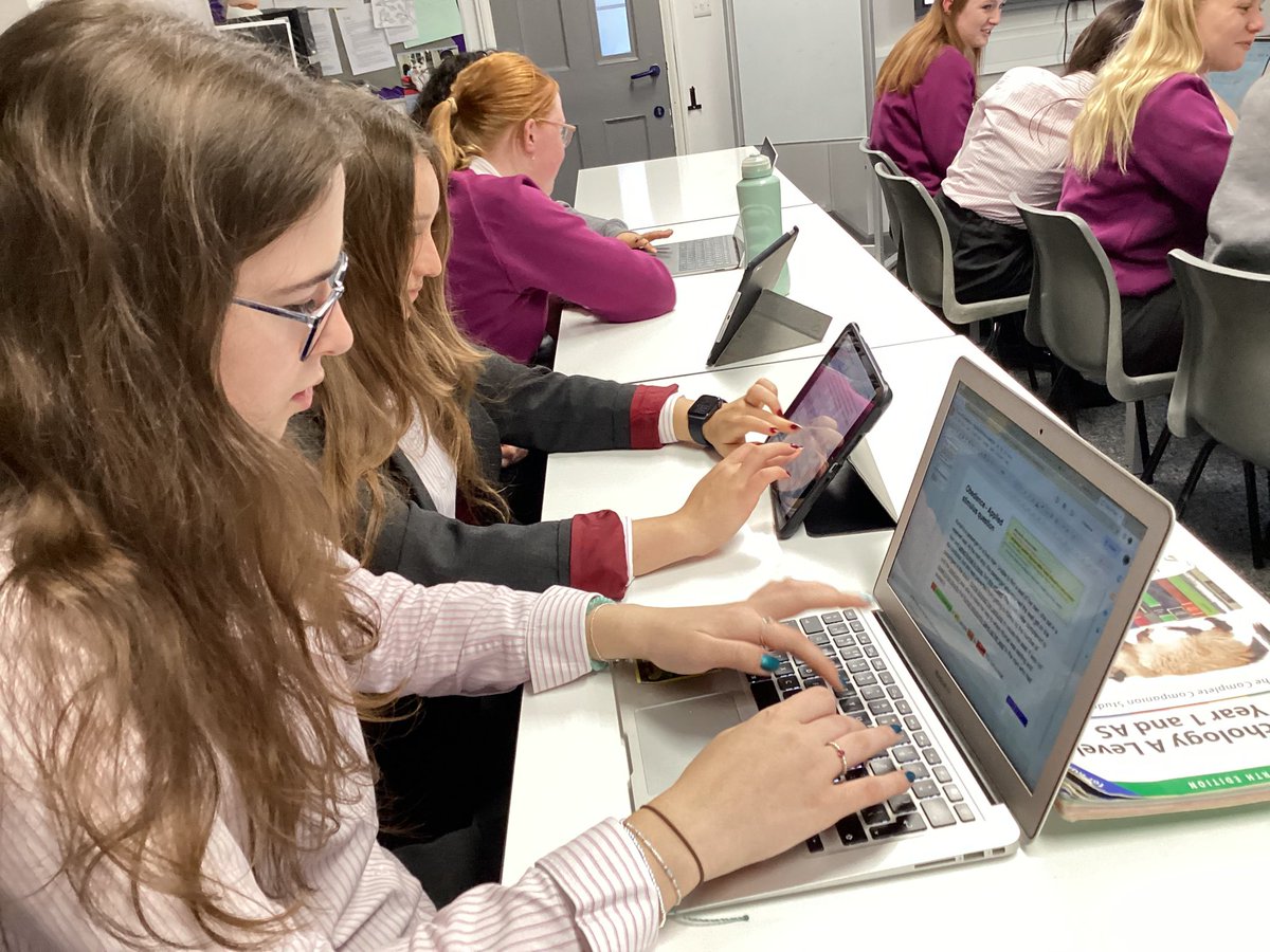 BGS_Psychology's tweet photo. #BGSPsychology #BGSYear13 students practising their #HPL #generalisation by applying their learning on obedience to novel scenarios. https://t.co/pzZxLTR2uJ