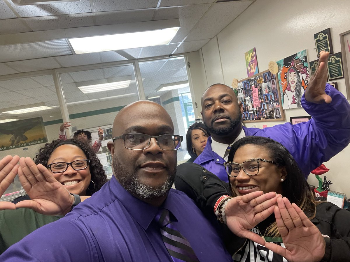 NHSTrackandXC's tweet photo. Happy Founder’s Day to Coaching Bruhs of Northeastern #longliveLG #oppf #RiverCityQues #LGQues https://t.co/7qdri1h4ZD