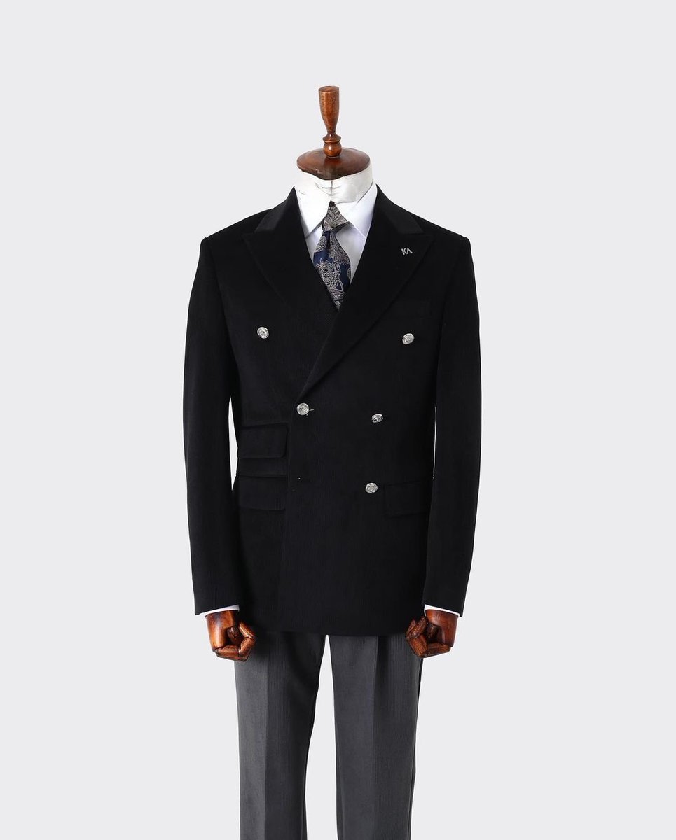 startailored1's tweet image. #tailoredsuits #doublebreast #tailoredsuitsnairobi #weddingsuits