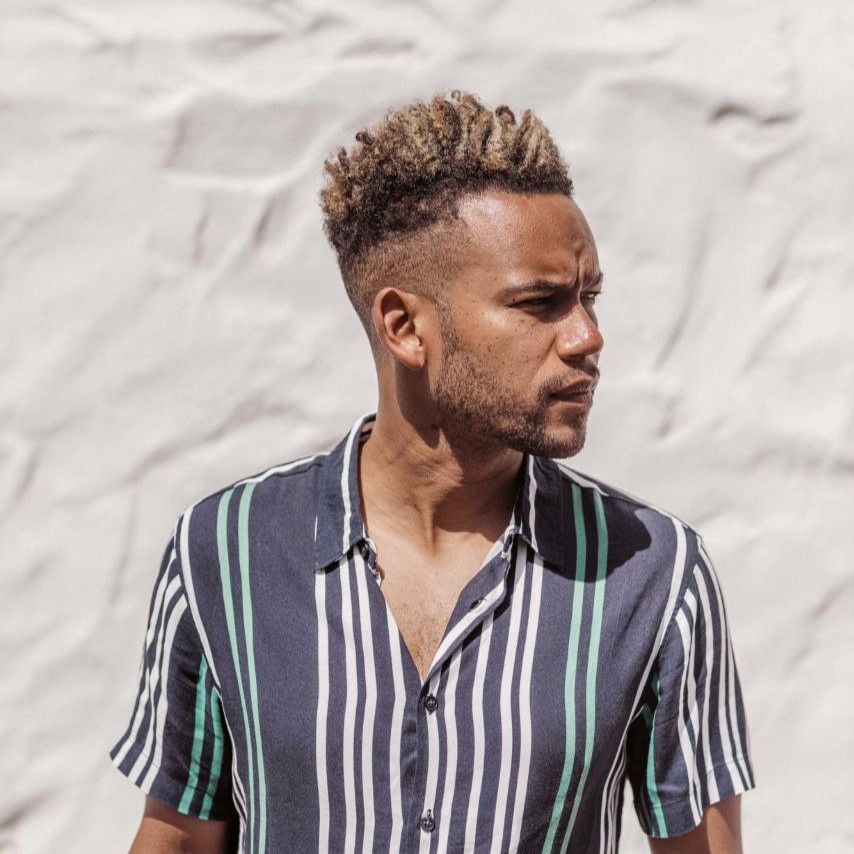 Watch the multifaceted skills of South African music sensation Chad Saaiman, showcased both on stage and the airwaves in episode 3 on the UWC On Air YouTube channel. Find the link in our bio. #UWCOnAir #IamUWC #OnAirSeason2