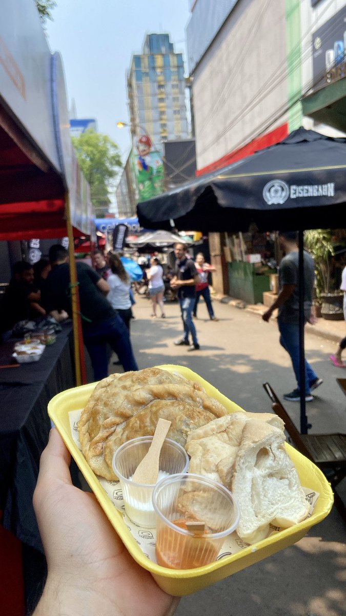 lodearza's tweet photo. Te esperamos en la Expo Gastronómica del @blackfridaycde! Sobre la Av. Carlos A. Lopez, Microcentro CDE! 🙌🏻
Con las mejores Empanada de Bife ancho y Alitas de pollo de la ciudad 🤩 https://t.co/aV5kx7EbI9