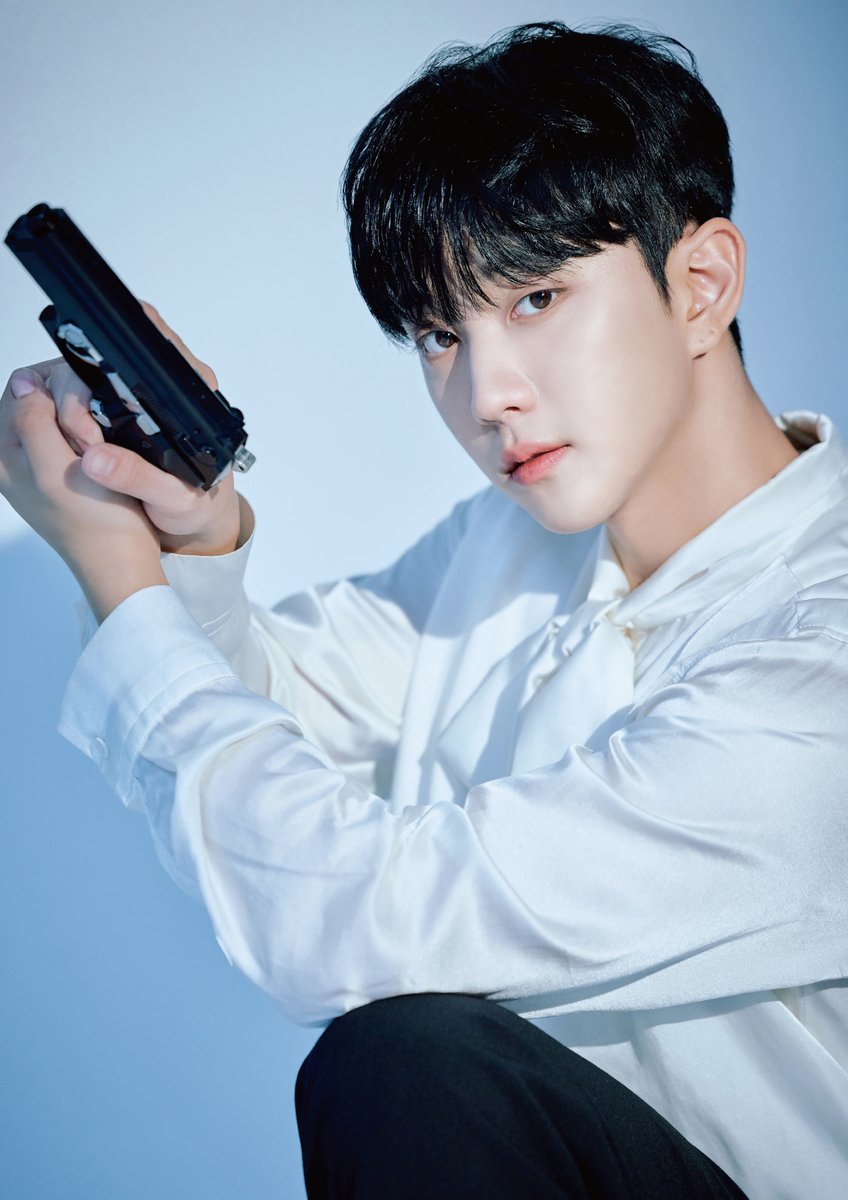 GoldenChild tweet picture