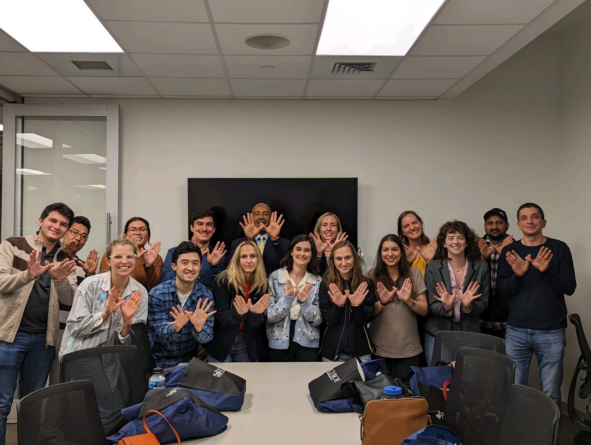 Our lab members got to meet President @RDesRoches on our recent visit to @RiceUniversity … an amazing welcome, thank you!!