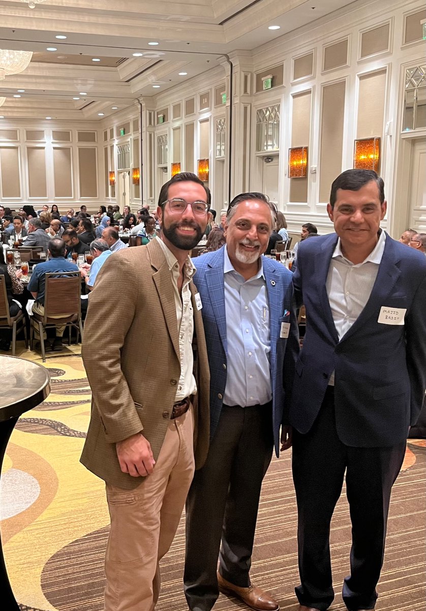 texmed's tweet photo. Fort Bend Medical Society had a great turnout at its last meeting, with more than 70 attendees in the house. One of the faces in the crowd was none other than #FBMS member Rep. Suleman Lalani, MD (@DoctorLalani). Thank you for your service!
#weareTMA https://t.co/eYADPa4fNr