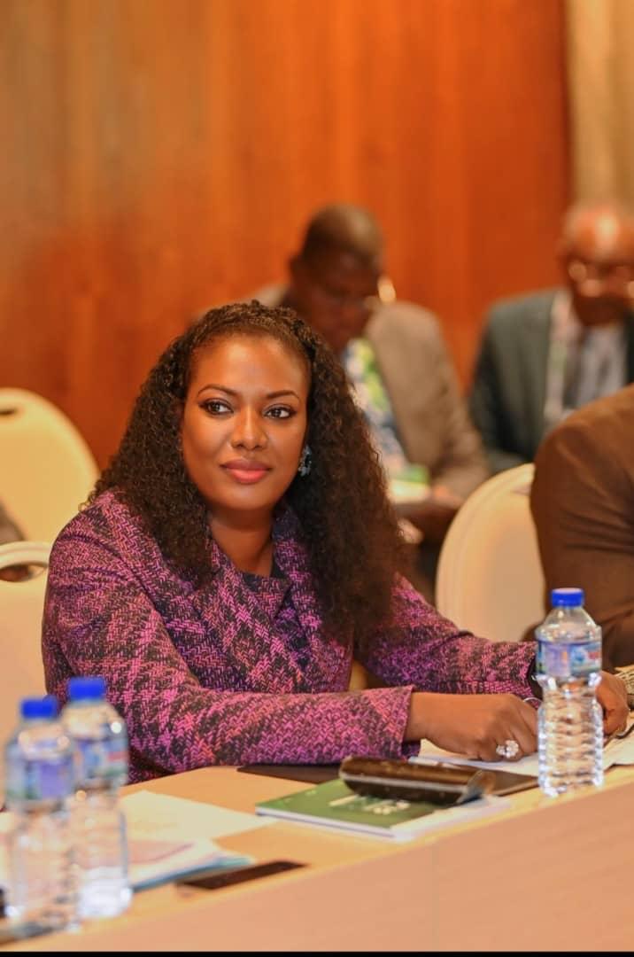 Manu_EllaSantos's tweet photo. L’honneur m’est échu ce jeudi après midi, de présider, au nom du Gouvernement de la République Togolaise (@GouvTg), la 𝐭𝐚𝐛𝐥𝐞 𝐫𝐨𝐧𝐝𝐞 𝐬𝐭𝐫𝐚𝐭𝐞́𝐠𝐢𝐪𝐮𝐞 𝐢𝐧𝐢𝐭𝐢𝐞́𝐞 𝐝𝐚𝐧𝐬 𝐥𝐞 𝐜𝐚𝐝𝐫𝐞 𝐝𝐮 #𝐀𝐅𝐈𝐒𝟐𝟎𝟐𝟑  𝐬𝐮𝐫 : « 𝐑𝐞𝐩𝐞𝐧𝐬𝐞𝐫 𝐥𝐞𝐬 𝐏𝐏𝐏 𝐩𝐨𝐮𝐫 𝐜𝐨𝐦𝐛𝐥𝐞𝐫 𝐥𝐞 𝐝é𝐟𝐢𝐜𝐢𝐭 𝐝𝐞 𝐟𝐢𝐧𝐚𝐧𝐜𝐞𝐦𝐞𝐧𝐭 𝐝𝐞𝐬 𝐢𝐧𝐟𝐫𝐚𝐬𝐭𝐫𝐮𝐜𝐭𝐮𝐫𝐞𝐬 ».

Les riches et constructifs échanges qui ont suivi mon introduction axée sur l’expérience togolaise, témoignent 𝐝𝐞𝐬 𝐚𝐯𝐚𝐧𝐭𝐚𝐠𝐞𝐬 𝐝𝐞 𝐥’𝐚𝐩𝐩𝐫𝐨𝐜𝐡𝐞 𝐏𝐚𝐫𝐭𝐞𝐧𝐚𝐫𝐢𝐚𝐭 𝐏𝐮𝐛𝐥𝐢𝐜 𝐏𝐫𝐢𝐯𝐞́ 𝐩𝐨𝐮𝐫 𝐥𝐞 𝐟𝐢𝐧𝐚𝐧𝐜𝐞𝐦𝐞𝐧𝐭 𝐝𝐮 𝐝𝐞́𝐯𝐞𝐥𝐨𝐩𝐩𝐞𝐦𝐞𝐧𝐭 𝐝𝐞 𝐥’#𝐀𝐟𝐫𝐢𝐪𝐮𝐞 𝐦𝐚𝐢𝐬 𝐞𝐱𝐩𝐨𝐬𝐞𝐧𝐭 𝐞́𝐠𝐚𝐥𝐞𝐦𝐞𝐧𝐭 𝐥𝐞𝐬 𝐟𝐚𝐜𝐭𝐞𝐮𝐫𝐬 𝐝𝐞 𝐫𝐢𝐬𝐪𝐮𝐞 𝐩𝐨𝐮𝐫 𝐜𝐡𝐚𝐪𝐮𝐞 𝐩𝐚𝐫𝐭𝐢𝐞. 

Au #Togo, le Gouvernement a conduit avec succès au cours des dernières années plusieurs projets sous le modèle PPP au nombre desquels la centrale électrique Kékéli Efficient Power pour 65,4 milliards de francs CFA entièrement levés auprès d’institutions financières africaines. 

Cependant, des défis restent à relever pour un meilleur profit de cette forme innovante de structuration des financements des projets d’infrastructures de nos États. 𝐓𝐫𝐨𝐢𝐬 𝐝𝐞 𝐜𝐞𝐬 𝐝é𝐟𝐢𝐬 𝐬𝐮𝐫 𝐥𝐞𝐬𝐪𝐮𝐞𝐥𝐬 𝐥𝐞 𝐓𝐨𝐠𝐨 𝐚𝐧𝐭𝐢𝐜𝐢𝐩𝐞 𝐝é𝐣à, 𝐜𝐨𝐧𝐬𝐭𝐢𝐭𝐮𝐞𝐧𝐭 𝐥’𝐚𝐦é𝐥𝐢𝐨𝐫𝐚𝐭𝐢𝐨𝐧 𝐝𝐮 𝐜𝐚𝐝𝐫𝐞 𝐥𝐞́𝐠𝐚𝐥, 𝐥𝐞 𝐫𝐞𝐧𝐟𝐨𝐫𝐜𝐞𝐦𝐞𝐧𝐭 𝐝𝐞𝐬 𝐜𝐚𝐩𝐚𝐜𝐢𝐭𝐞́𝐬 𝐝𝐞𝐬 𝐜𝐚𝐝𝐫𝐞𝐬 𝐚𝐯𝐞𝐜 𝐥’𝐚𝐩𝐩𝐮𝐢 𝐝𝐞 @IFC_org 𝐞𝐭 𝐥’𝐢𝐧𝐜𝐢𝐭𝐚𝐭𝐢𝐨𝐧 à 𝐥𝐚 𝐩𝐚𝐫𝐭𝐢𝐜𝐢𝐩𝐚𝐭𝐢𝐨𝐧 𝐝𝐮 𝐬𝐞𝐜𝐭𝐞𝐮𝐫 𝐩𝐫𝐢𝐯𝐞́ 𝐥𝐨𝐜𝐚𝐥 𝐚𝐮𝐱 𝐥𝐞𝐯𝐞́𝐞𝐬 𝐝𝐞 𝐟𝐨𝐧𝐝𝐬. 

J’ai espoir qu’avec la mise en œuvre des orientations du Président de la République, SEM @FEGnassingbe, le Togo pourra bientôt compter sur ses propres champions nationaux pour la structuration de ses financements d’infrastructures prioritaires. 

Mes remerciements vont au modérateur de cette Table ronde stratégique, @buyoya_olivier, le directeur régional de la Société Financière Internationale pour l'Afrique de l'Ouest, à tous les panelistes et aux participants qui pour la plupart étaient des investisseurs très intéressés par l’Afrique. 

#InvestInTogo #AFIS #AFIS2023 #PPP #Développement #PartenariatPublicPrivé #Financement #Afrique #Togo  #KékéliEfficientPower #IFC_org #SecteurPrivéLocal #LevéeDeFonds #ChampionsNationaux #InvestissementAfrique #ModèlePPP

#MMS