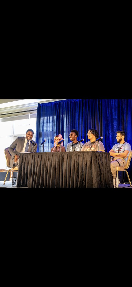 UMass_Chan_OCGR's tweet photo. @UMassChan was proud to support @WorkforceSolGrp 14th Annual Workforce Summit. #DynamicFutures student panelists, Alex Ortiz and Pius Baidoo, spoke eloquently and passionately about the importance of youth workforce development programs.
Photographer: Gregg Shupe (ShupeStudios) https://t.co/8GyPcbNG9J