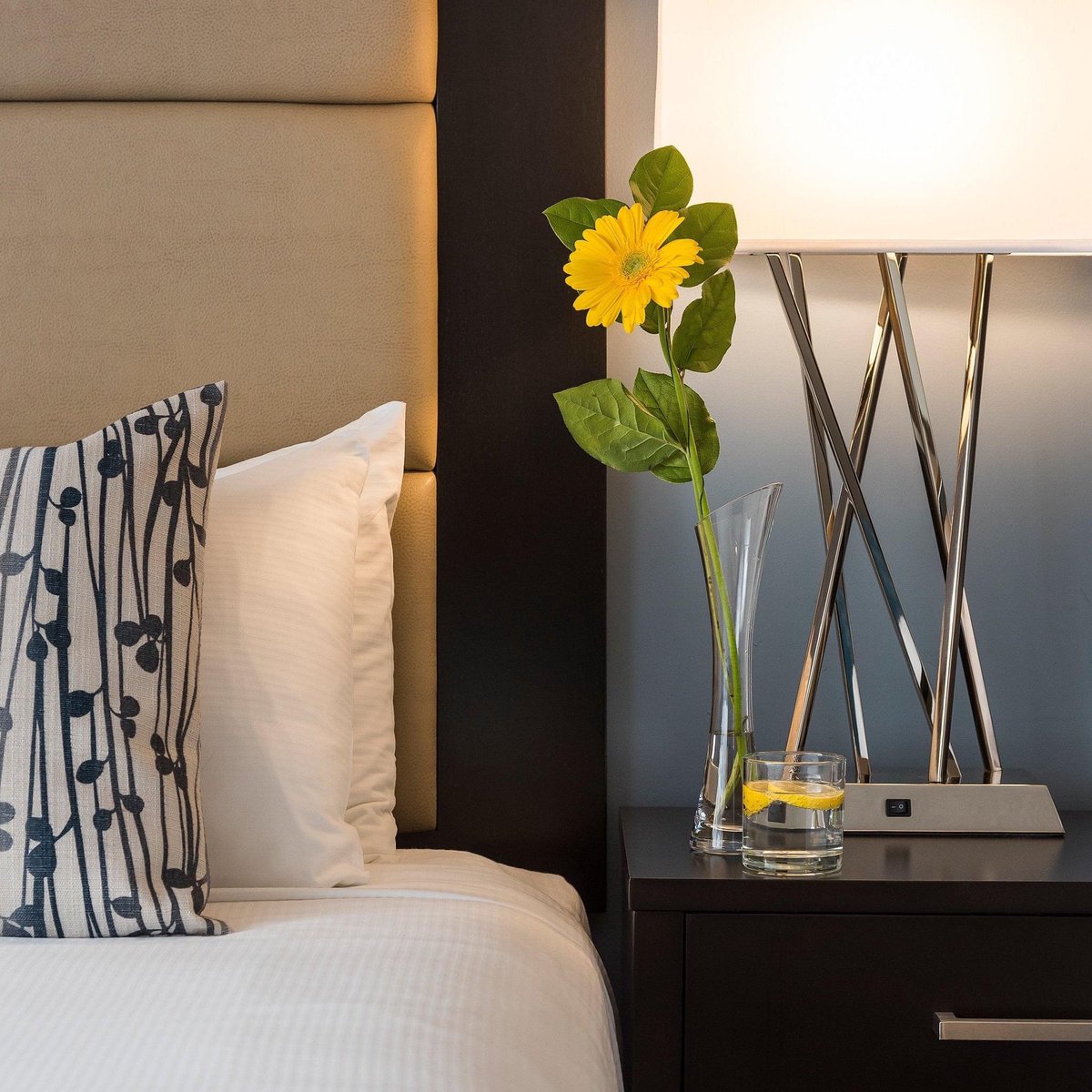 Our #stylish #suites feature full kitchens for guests to enjoy meals without leaving the property. Visit ottawaembassy.com or call 613-237-2111 for more information or to reserve your stay. #MyOttawa